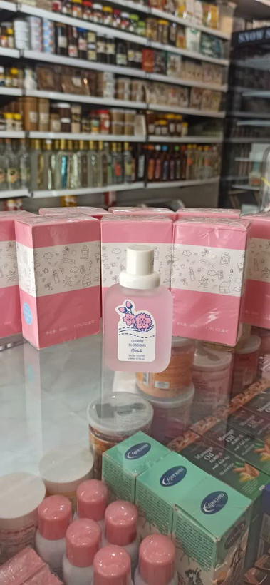 عطر بیکینی هانلو با رایحه شکوفههای گیلاس (خوشبوکننده نقاط حساس) (عطاری آقای صادقی)