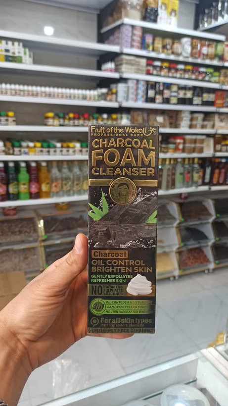 فوم شستشوی صورت زغال فعال پاککننده عمیق و کنترلکننده چربی پوست (وکالی) (عطاری آقای صادقی)