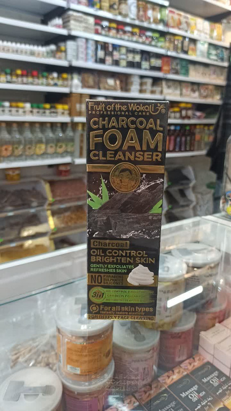 فوم شستشوی صورت زغال فعال پاککننده عمیق و کنترلکننده چربی پوست (وکالی) (عطاری آقای صادقی)