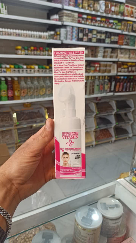 فوم شستشوی صورت براش دار کلاژن شیر و نارگیل روشنکننده فوری و پاککننده عمیق (وکالی) (عطاری آقای صادقی)