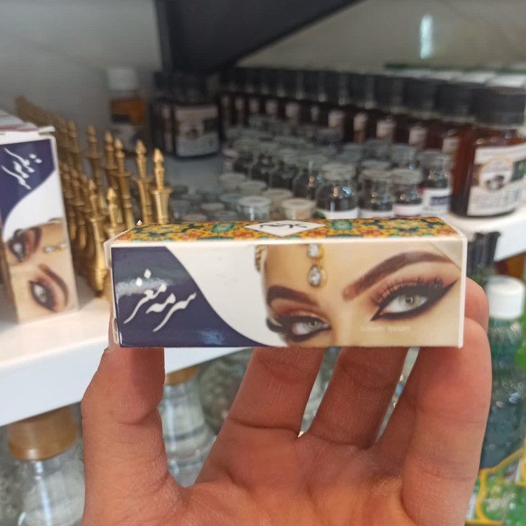 سرمه عربی رولی نجلا (تقویتکننده و آرایشکننده طبیعی چشم)